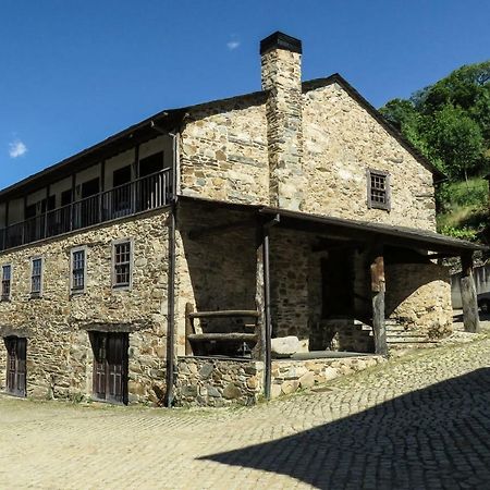 Отель Casa Do Lelo Браганса Экстерьер фото